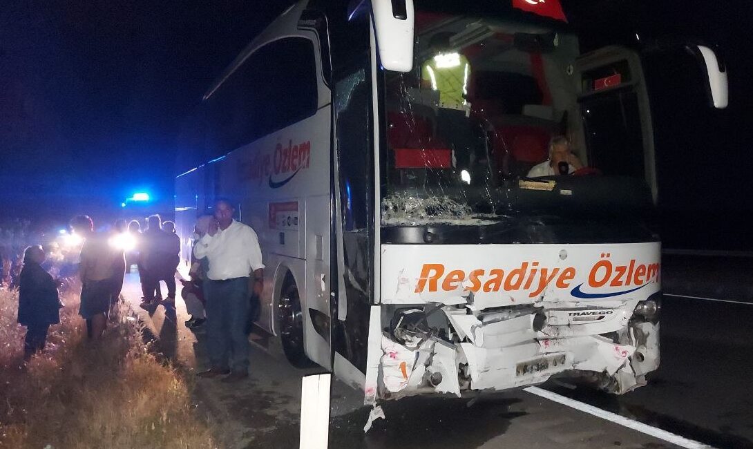 Reşadiye Yolcu Otobüsü Amasya’da Kaza Yaptı: 2 Ölü