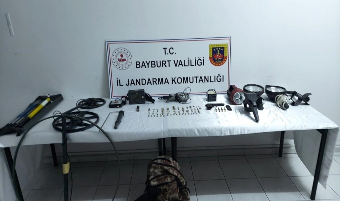 Bayburt'ta izinsiz kazı ve tarihi eser kaçakçılığı operasyonunda 5 kişi yakalandı