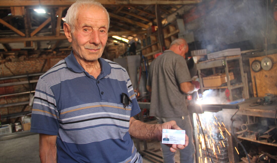 Çorum'un 71 yıllık demir ustası Kazım Keçik “Yaşayan İnsan Hazinesi” listesine girdi