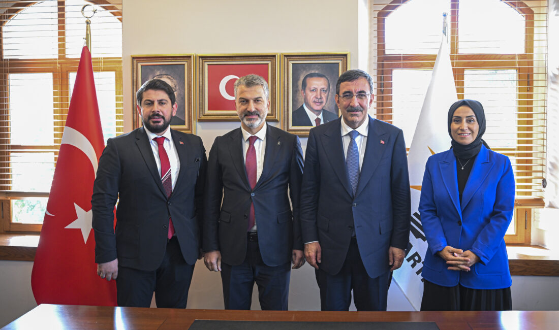Cumhurbaşkanı Yardımcısı Yılmaz, Trabzon'da ziyaretlerde bulundu